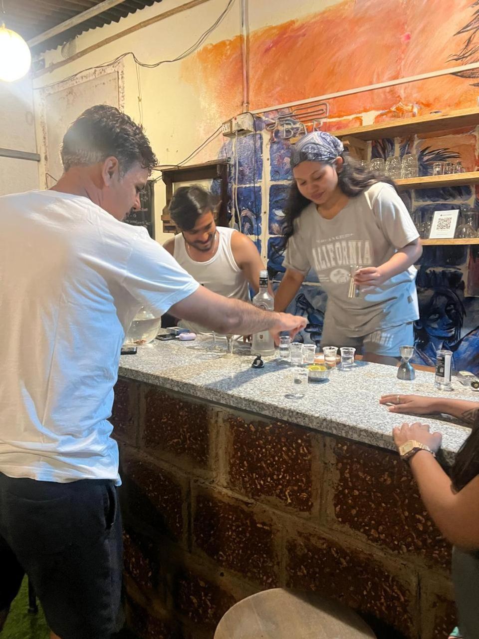 ארמבול The Peace Hostel מראה חיצוני תמונה