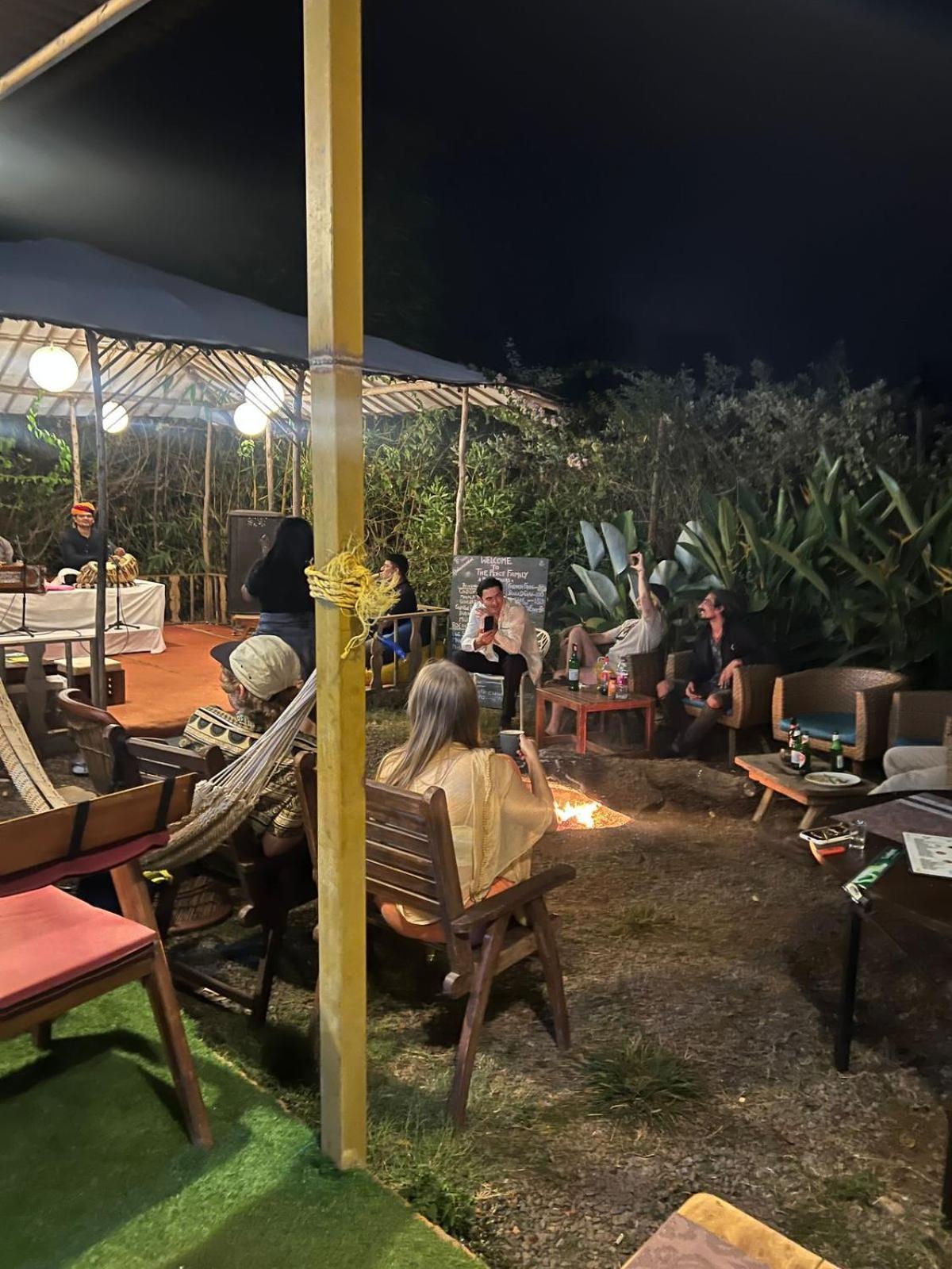 ארמבול The Peace Hostel מראה חיצוני תמונה