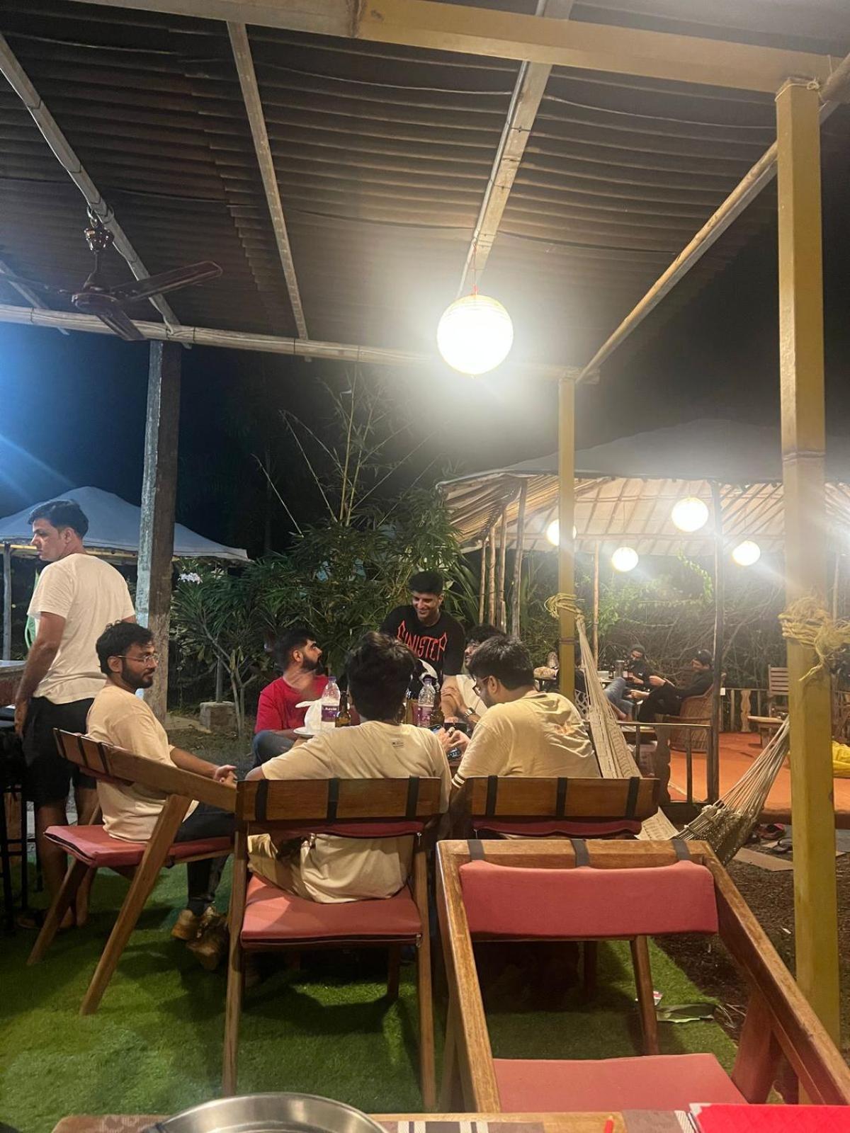 ארמבול The Peace Hostel מראה חיצוני תמונה